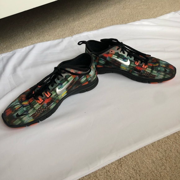 ⭐️NIKE⭐️ TR 4 | Size 7 | Multicolor - Picture 6 of 16